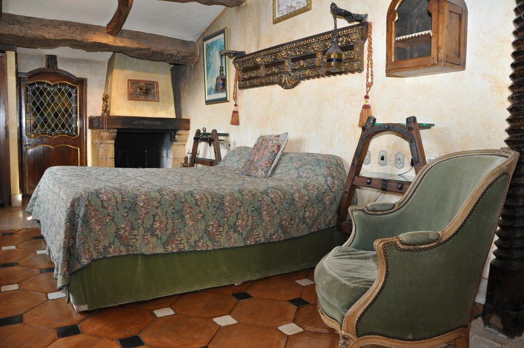 Chateau Hotel La Vignette Haute Auribeau-sur-Siagne Δωμάτιο φωτογραφία